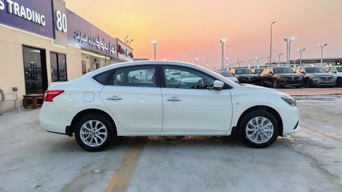 نيسان سنترا economy segment super efficient fuel consumption with CVT gearbox leather seats alloy wheels digital