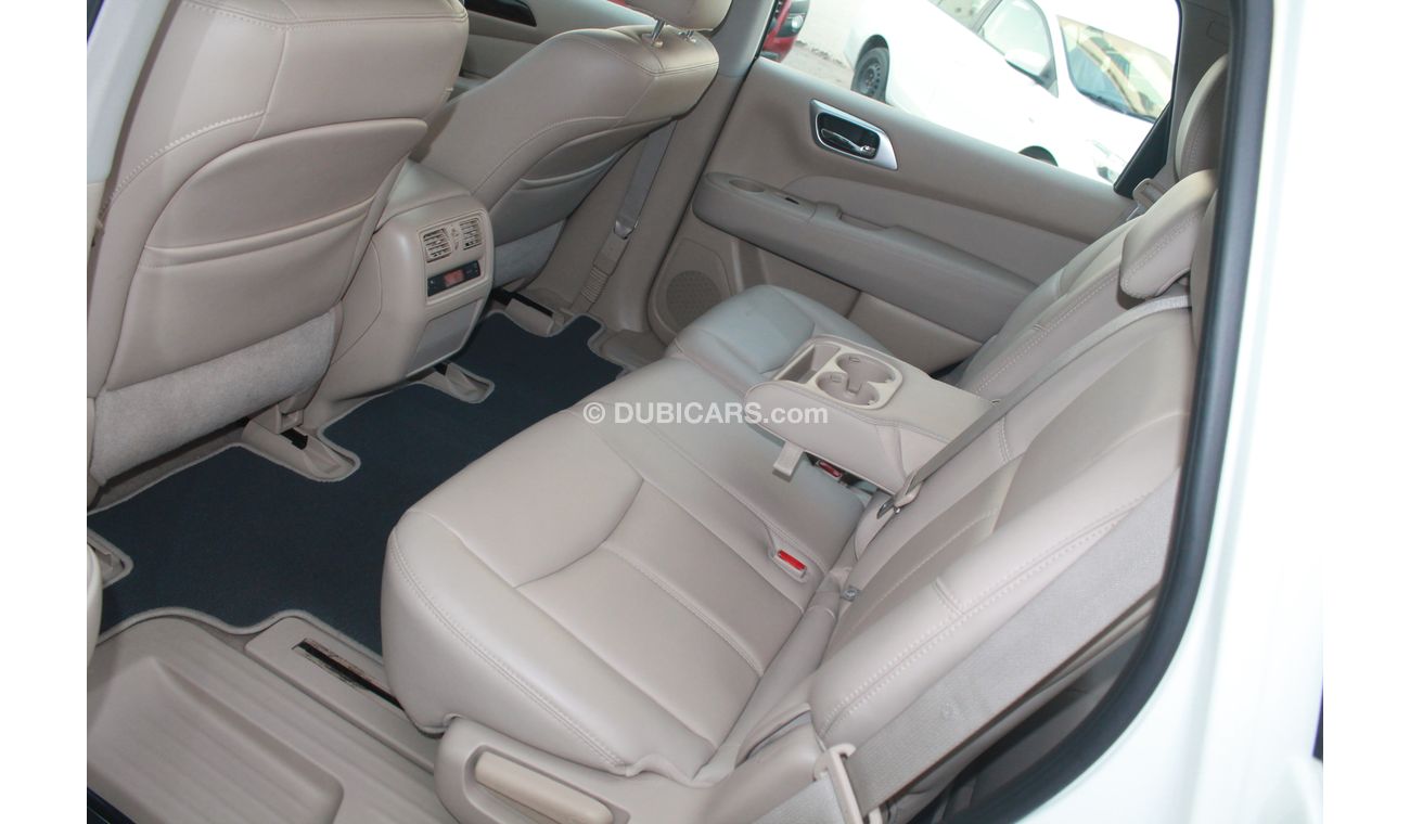 نيسان باثفايندر 3.5L SV V6 AWD 2015 GCC DEALER WARRANT FREE REGISTRATION