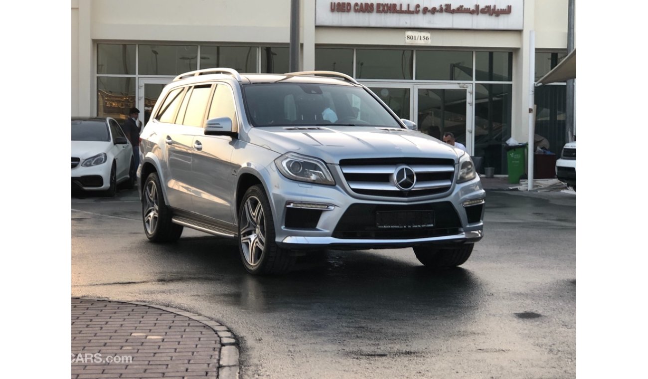 مرسيدس بنز GL 500 موديل 2014 خليجي فل مواصفات كراسي جلد ومثبت سرعه و5كاميرات وردار وتحكم كهربي كامل كت AMG