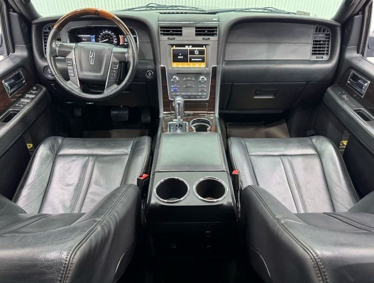 Lincoln Navigator Std 3.5L 2017 Lincoln Navigator, Agency Warranty Till 02/26, Full Agency Service History, GCC