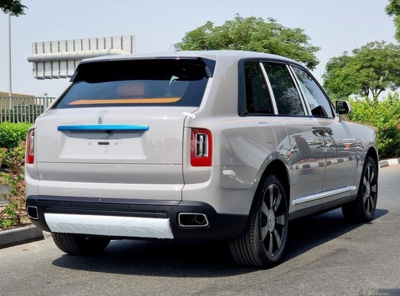 Rolls-Royce Cullinan VIP 2023 ORANGE INTERIOR