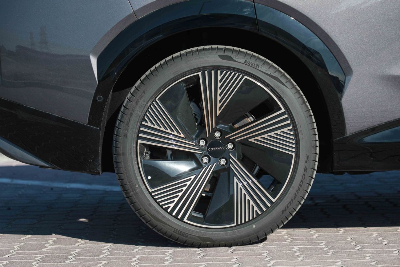 Lynk & Co 08 Em-P Time Limited 1.5L - Plug In Hybrid - Purple Inside Purple