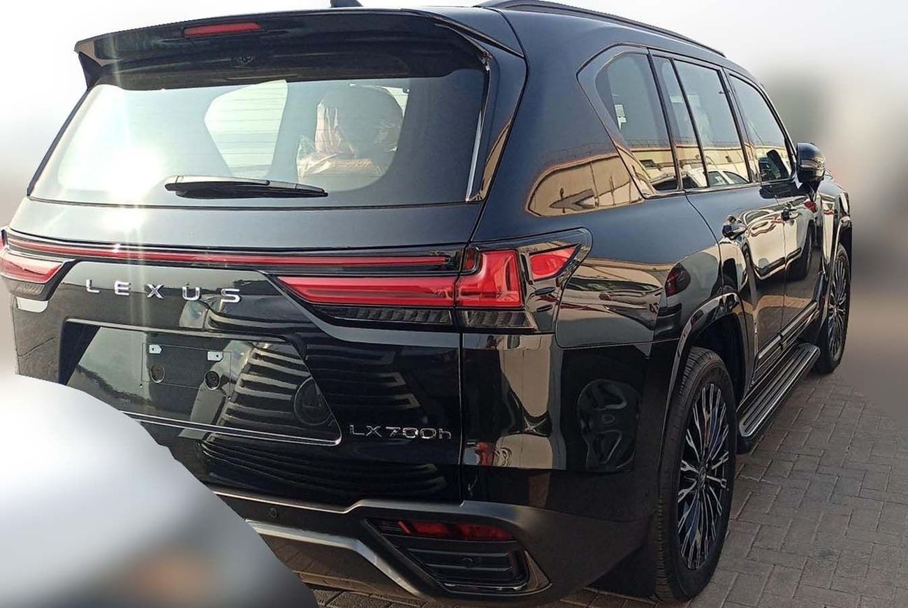 لكزس LX 700h