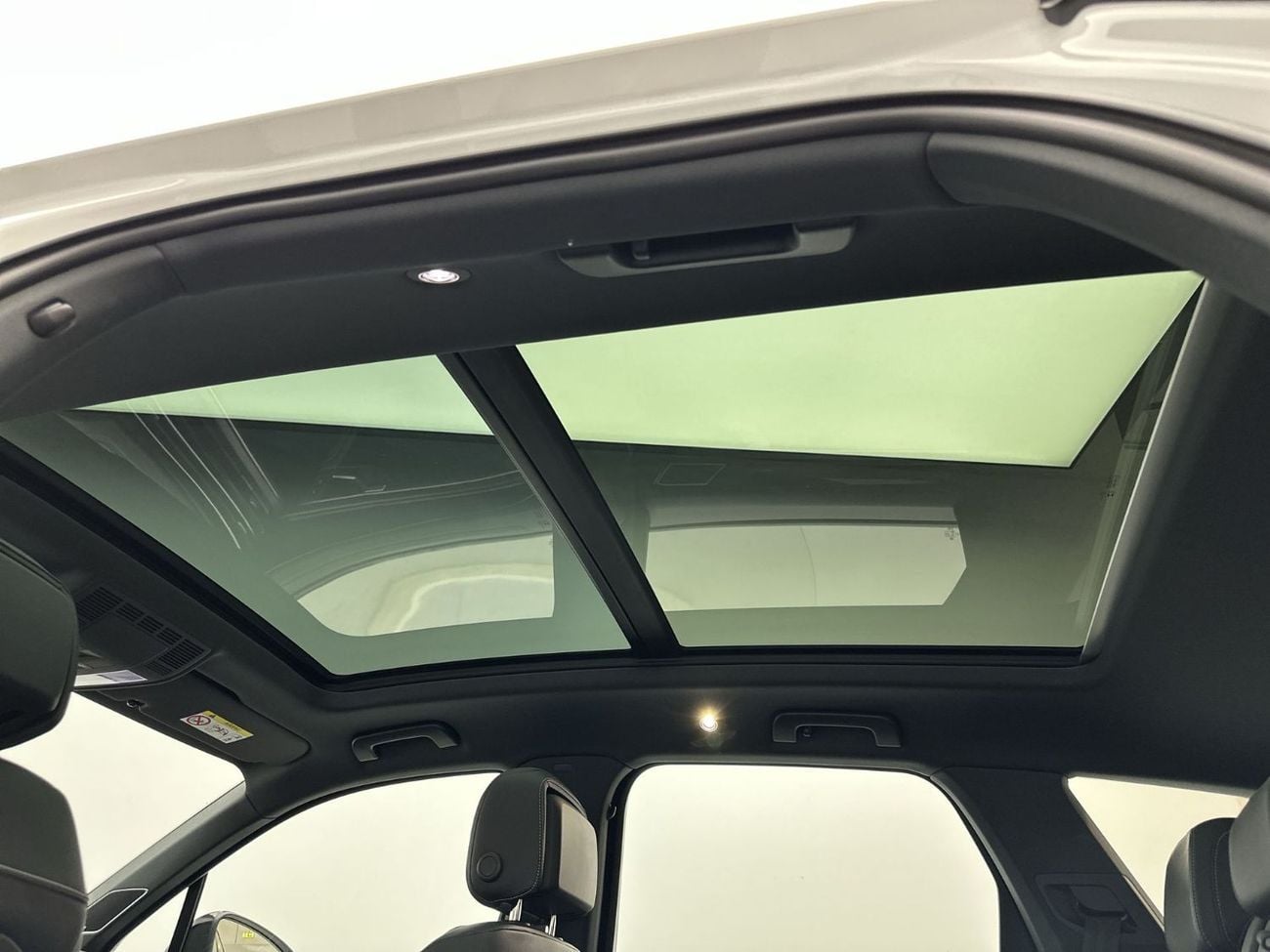 فولكس واجن طوارق Touareg R-Line + (Ref#00130)