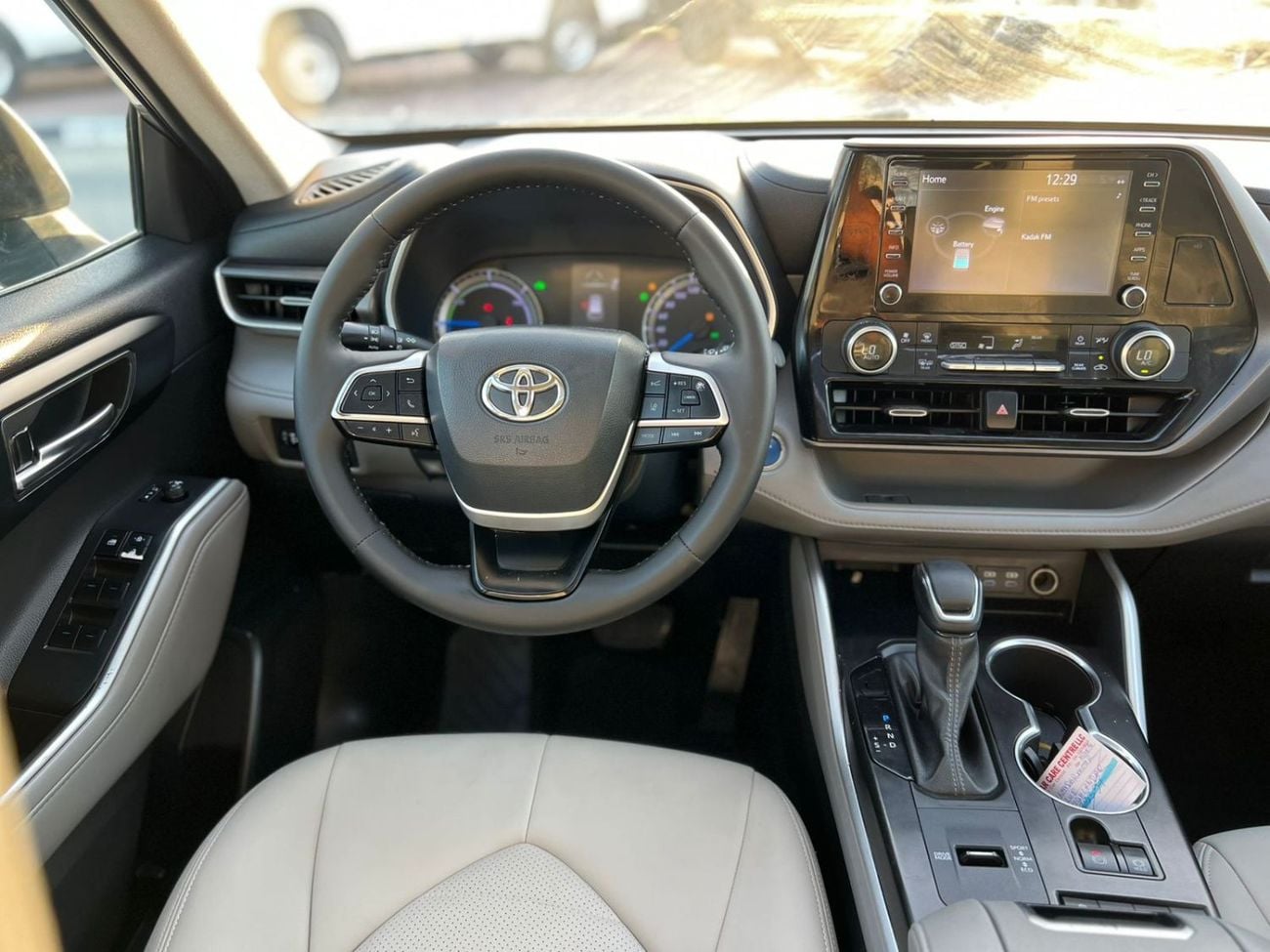 Toyota Highlander 2022 Toyota Highlander Hybrid GLE Full Option Gcc -2.5L V4 - Rear Camera & Sensor - Leather Seat - S