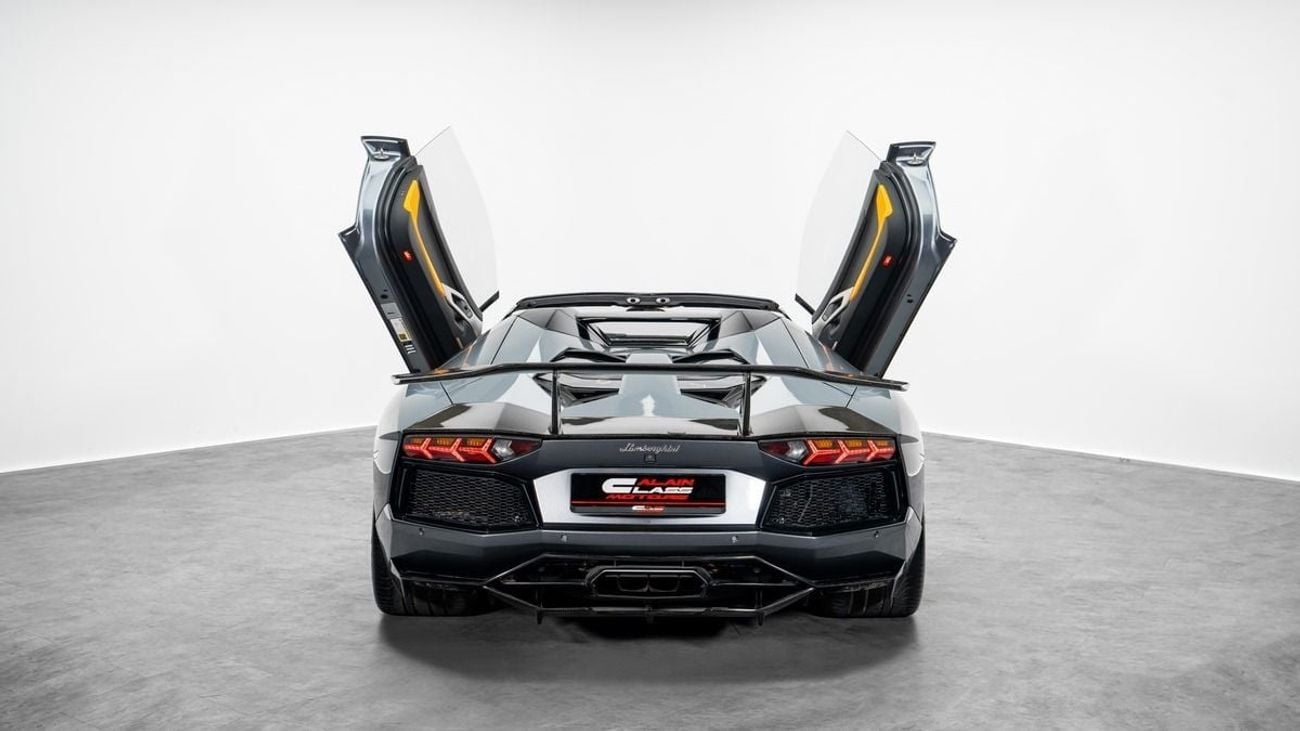 لامبورغيني أفينتادور ROADSTER