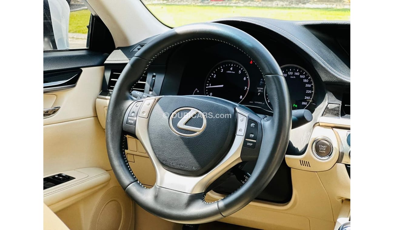 Lexus ES250 Premier 1330 P.M LEXUS ES250 || ORIGINAL PAINT || WELL MAINTIANED || SUNROOF || GCC