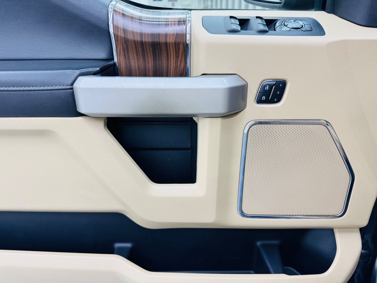 فورد F 150 Lariat Luxury Pack 5.0L (396 HP)