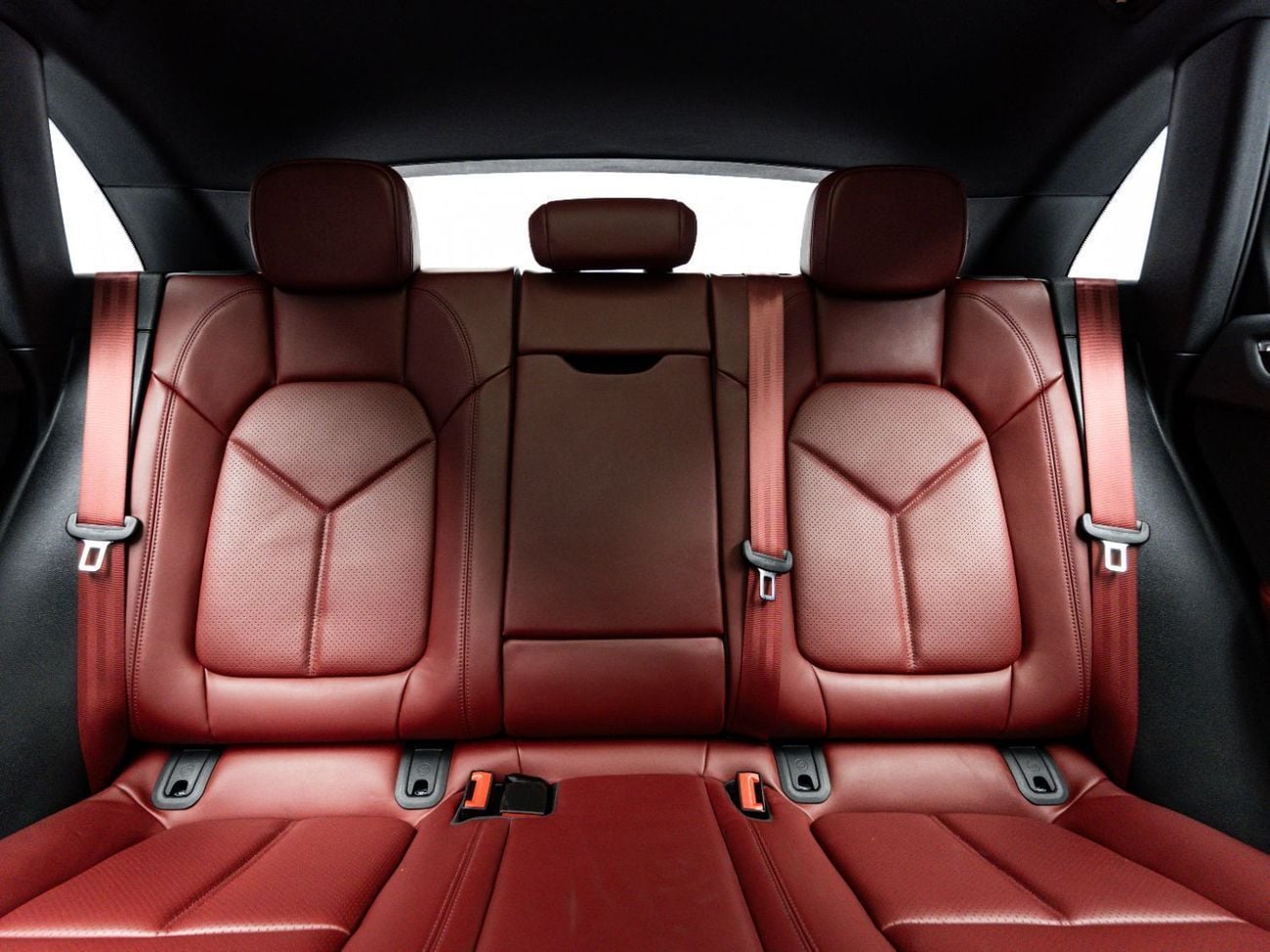 Porsche Macan BUY NOW, PAY 2027 | THE BLACKLINE STANDARD | Porsche Macan 2025 2.0LFebruary 2028 Warranty, GCC