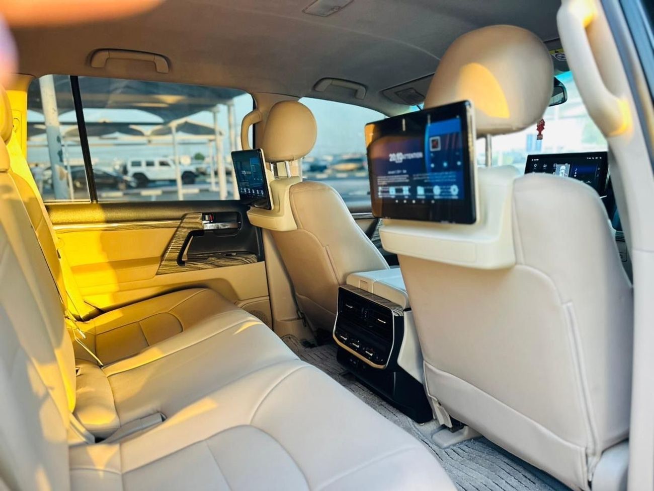 Toyota Land Cruiser GXR Toyota Landcruiser 2019 Facelift 2024 V6