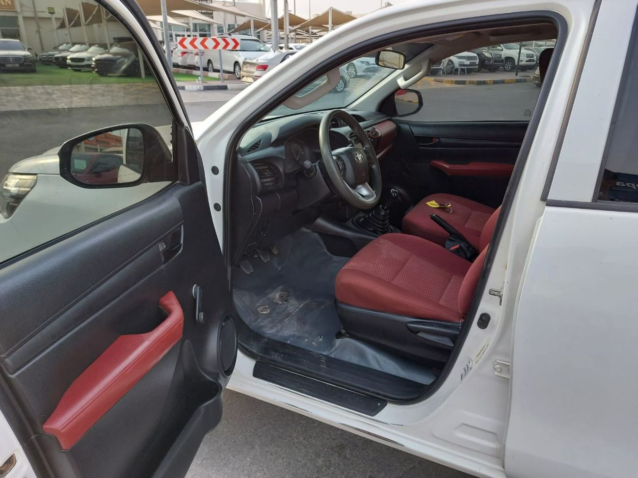 تويوتا هيلوكس GL 2.7L Double Cab Utility