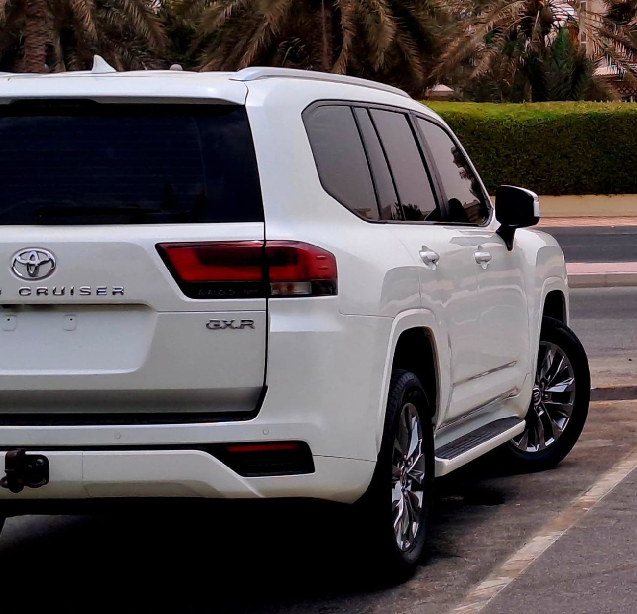 Toyota Land Cruiser GXR 4.0L 2022 4.0L FULL OPTION (3270/-MONTHLY)