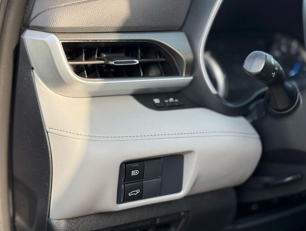 تويوتا هايلاندر Hybrid XLE leather, sunroof