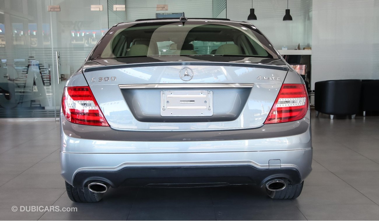 مرسيدس بنز C 300 4 Matic