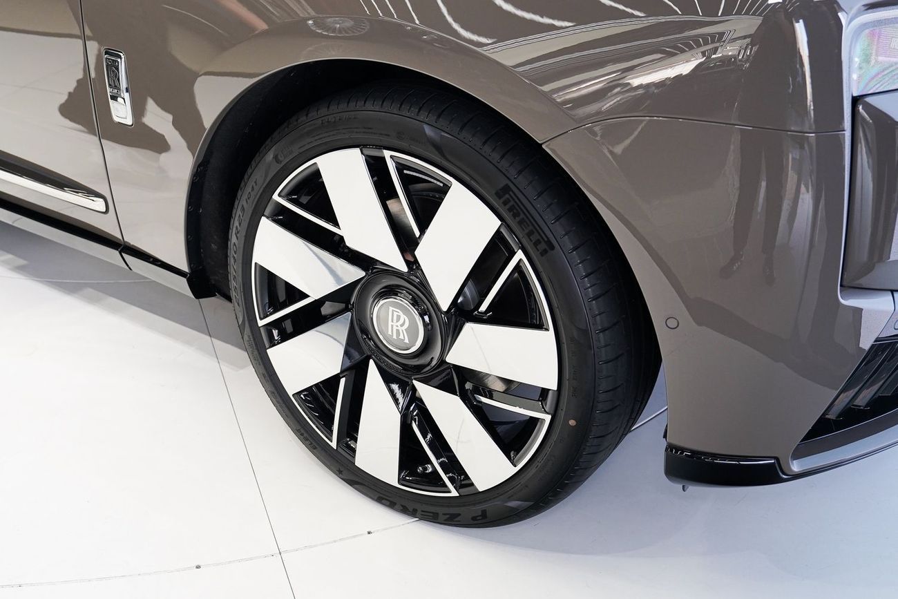 رولز رويس كولينان SILVER BADGE