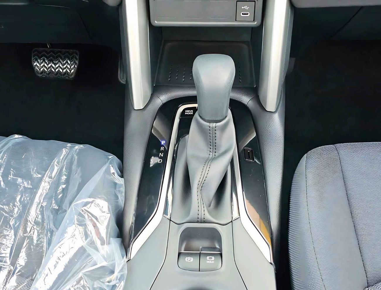 تويوتا فرونتلاندر LEAD VERSION / 2.0L V4 HYBRID / DVD / SUNROOF (CODE # 68080)