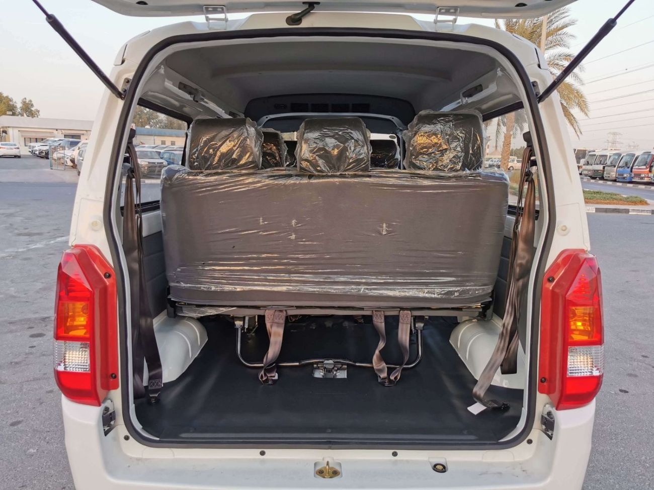 Victory V2 MINI BUS / 7 SEATER / 1.5L PETROL V4 M/T / AIRBAGS & ABS