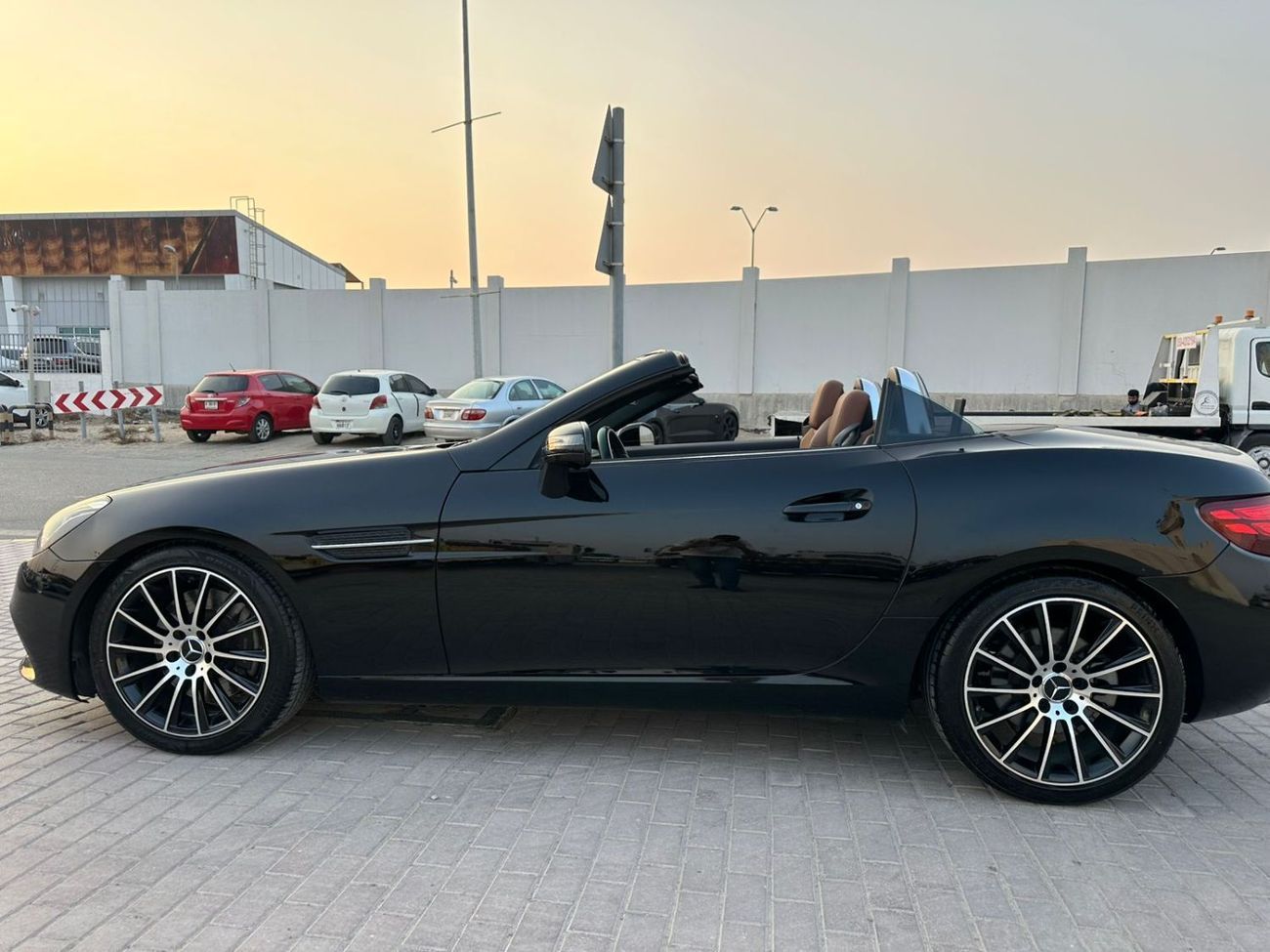Mercedes-Benz SLC 200 Std 2.0L