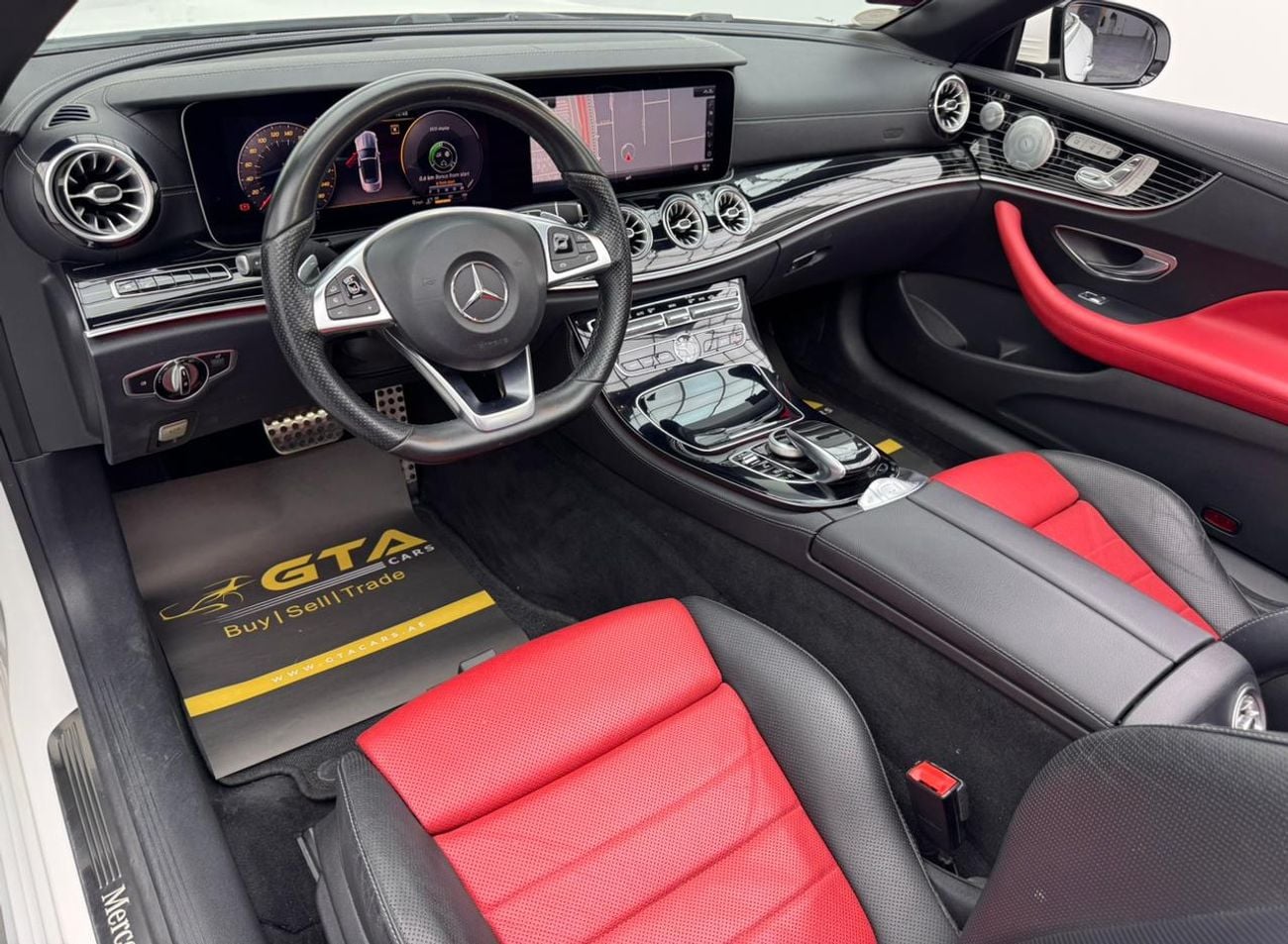 مرسيدس بنز E 200 كوبيه 2018 Mercedes Benz E200 Cabriolet, Full Service History, Fully Loaded, Excellent Condition, GCC