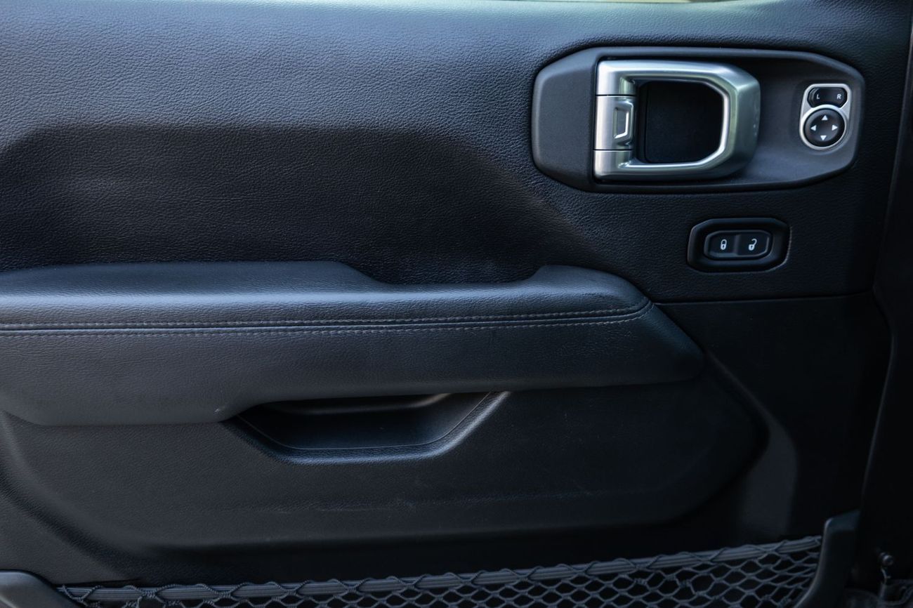 جيب رانجلر Unlimited Sahara 3.6L