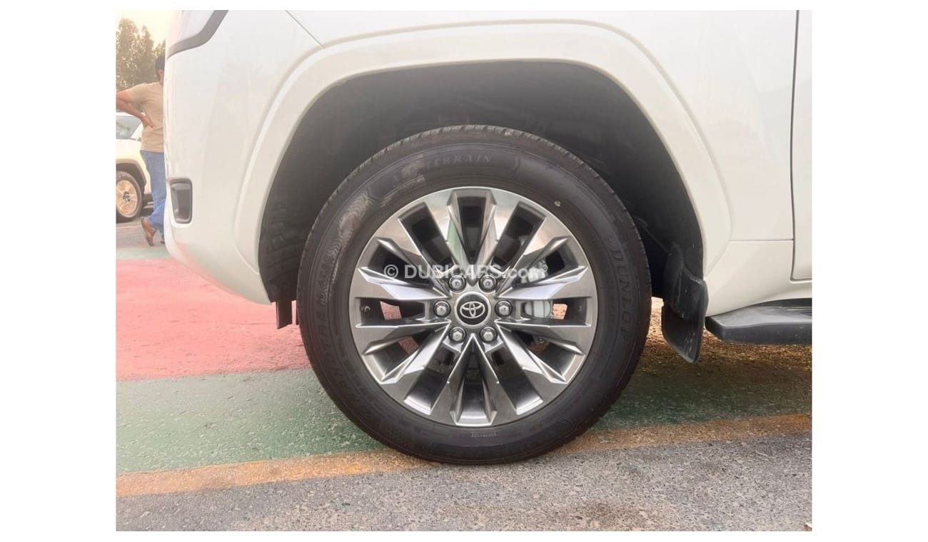 تويوتا لاند كروزر Toyota Land Cruiser VX 2022 Model 3.5L Petrol  White  Color