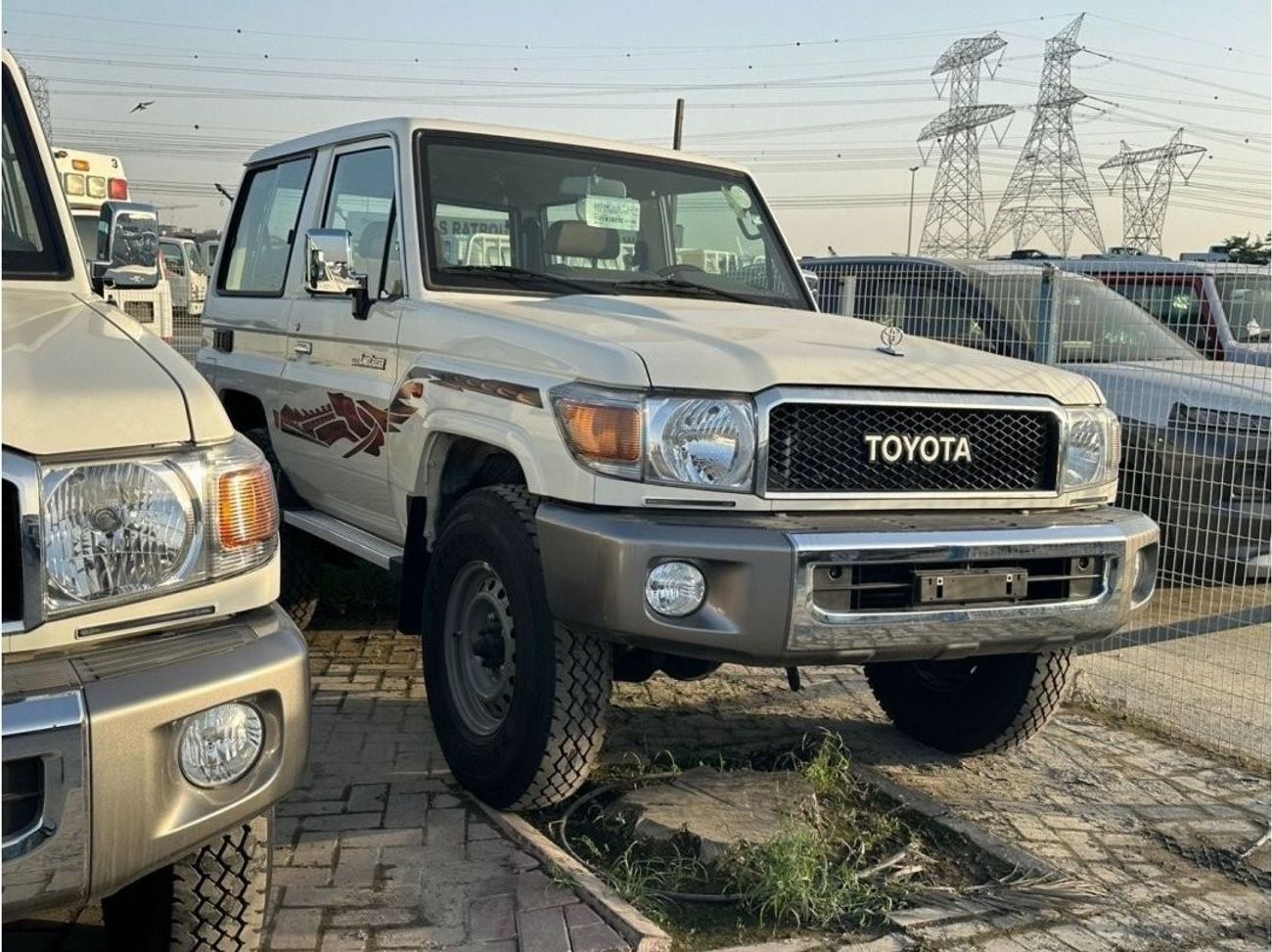 تويوتا لاند كروزر 70 4.0L 3 Door