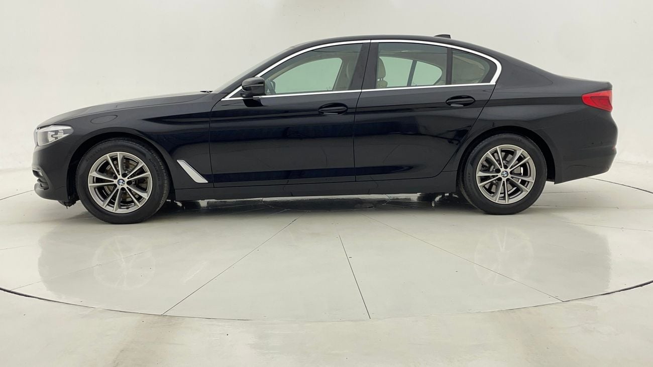 بي أم دبليو 520i EXCLUSIVE 2 | بدون دفعة مقدمة | اختبار القيادة في المنزل