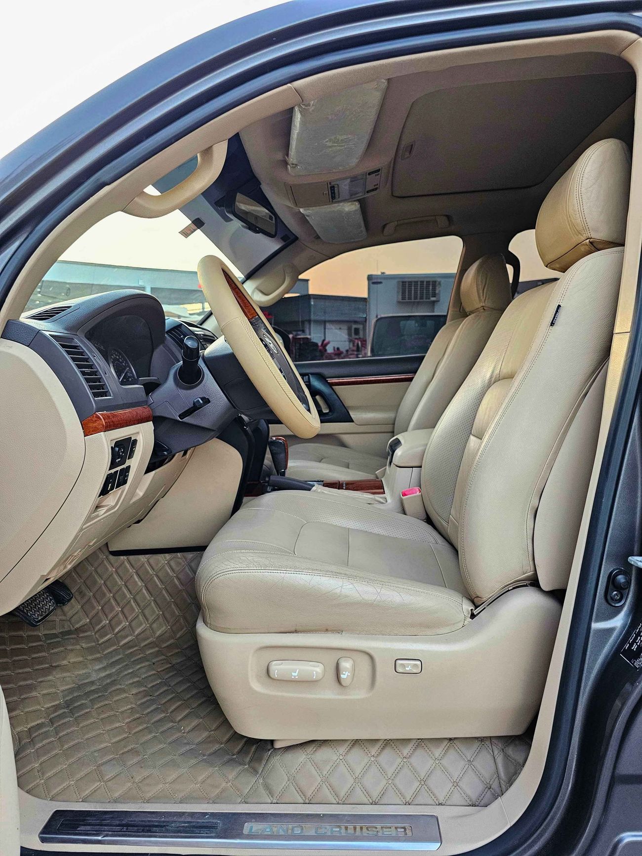 تويوتا لاند كروزر VXR V8/ 2022 SHAPE/ FULL OPT/ LOT#45021