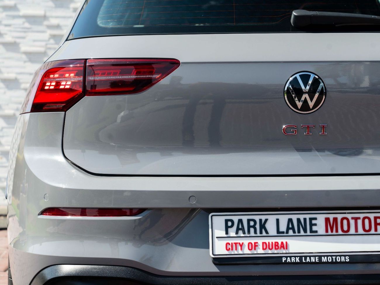 Volkswagen Golf GTI AED 1,808 PM • GTI P2 FULL • LOW KM • OFFICIAL VOLKSWAGEN WARRANTY UNTIL 2026 • STUNNING COLOUR