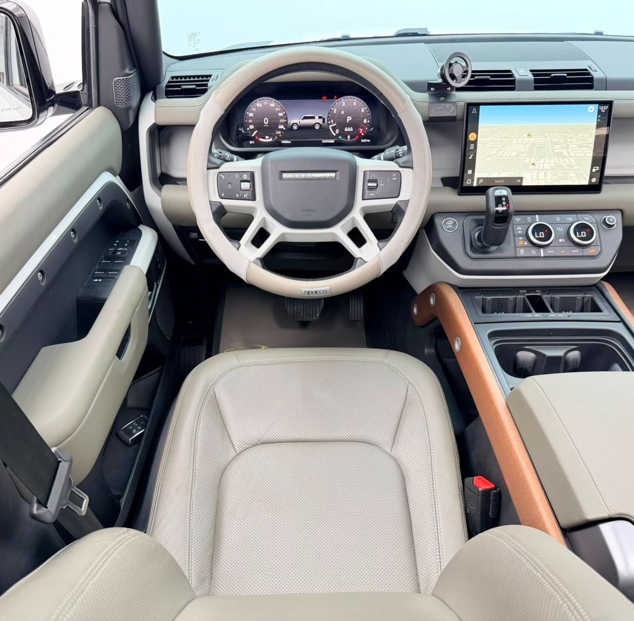 لاند روفر ديفندر 110 2024 Land Rover Defender 110 SE P300, Feb/2029 Land Rover Warranty + Service Pack, Full Service Hist