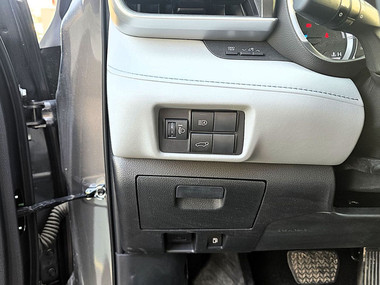 تويوتا هايلاندر NEW Highlander GLE 2.5L Hybrid 2023, 4WD, SUV, grey color