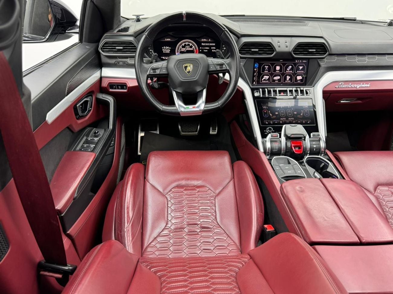 Lamborghini Urus STD 2019 Lamborghini Urus, Warranty, Full Service History, Fully Loaded, Excellent Condition, GCC