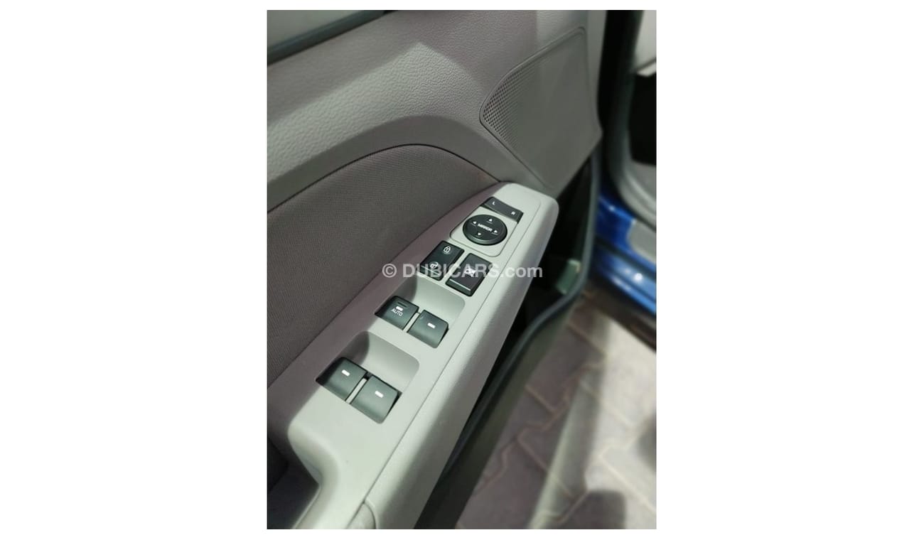 Hyundai Elantra Base