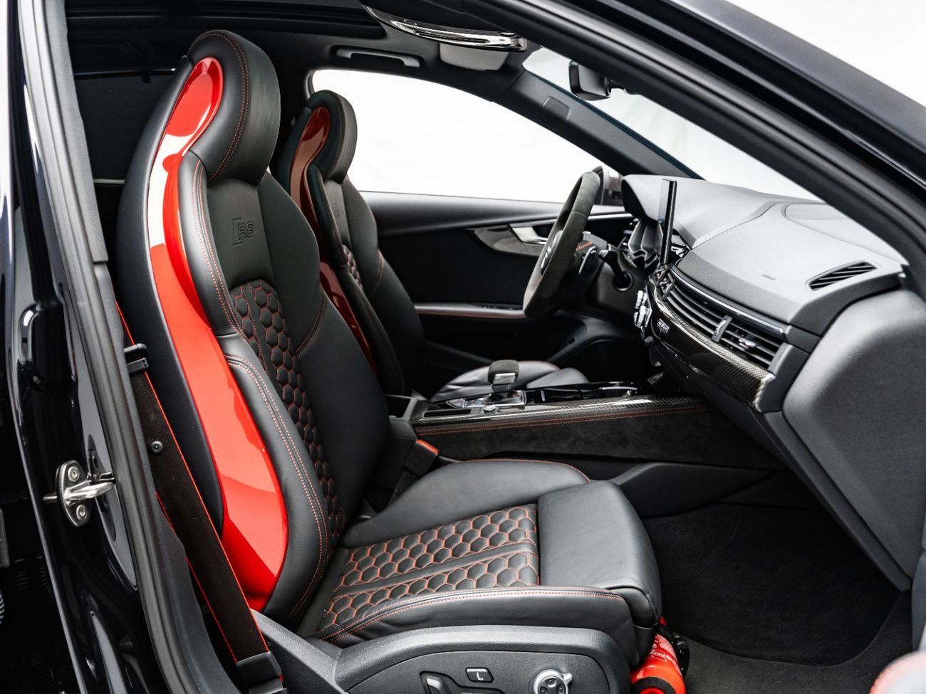 أودي RS4 Title - The BEST Ramadan offer in the UAE - Limited Time Only! 2023 Audi RS4, 2028 Audi Warranty + S