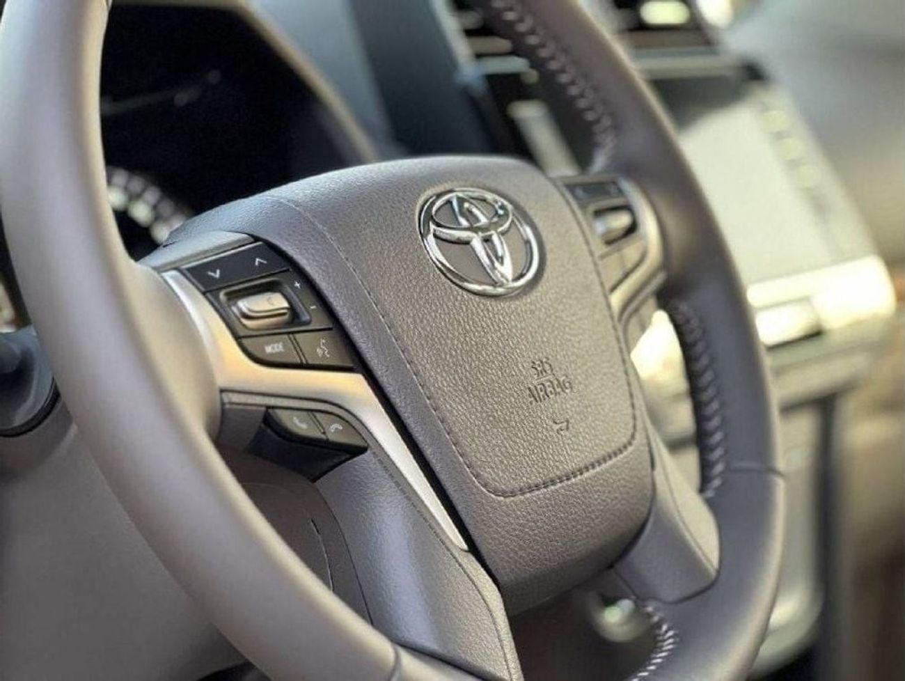 Toyota Prado VXR 4.0L PTR A/T  // 2023 // FULL OPTION WITH SUNROOF , LEATHER&POWER SEATS , BACK CAMERA // SPECIAL