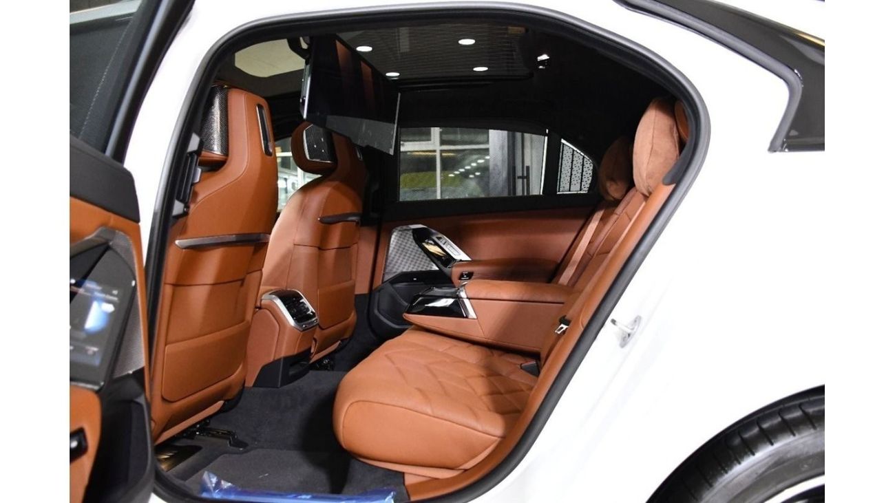 بي أم دبليو 735 BMW 735i M KIT 2024 GCC FULL