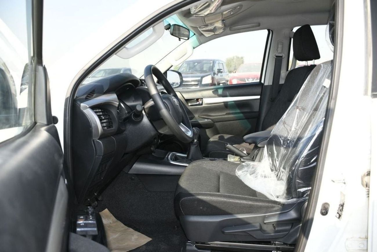 تويوتا هيلوكس TOYOTA HILUX 2.4 DSL DC 4X4 MANUAL TRANSMISSION WITH AUTO & REAR AC