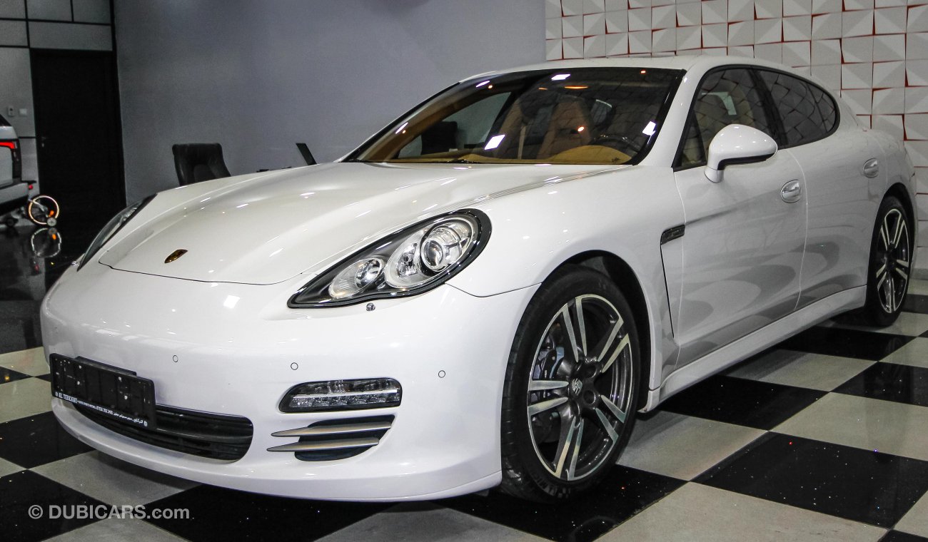 Porsche Panamera 4