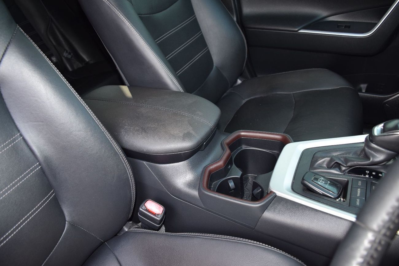 Toyota RAV4 LE 2.0L FWD Petrol (Right Hand)