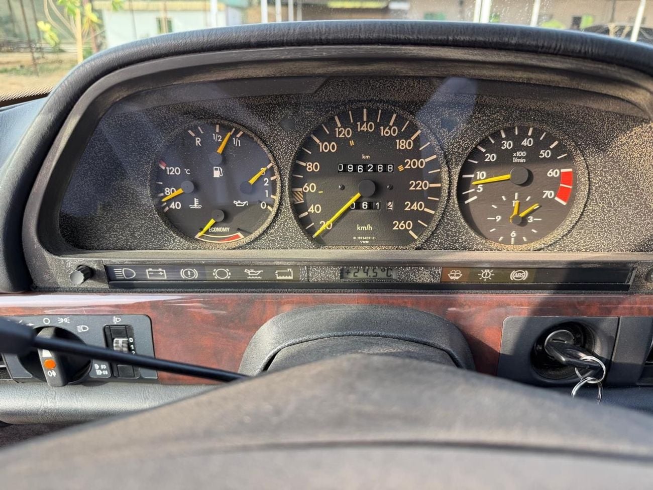 مرسيدس بنز 500 SEL