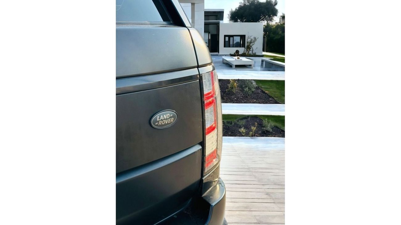 Land Rover Range Rover RANGE ROVER VOUGE SE 5.0 V8 | GCC | BLACK MATE PPF | WELL MAINTAINED
