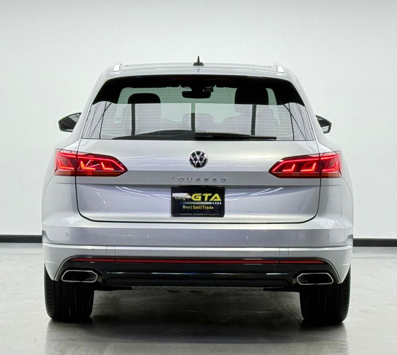 Volkswagen Touareg R-Line 3.0L 4WD 2021 Volkswagen Touareg R-Line, Warranty, Full VW Service History, Excellent Conditi