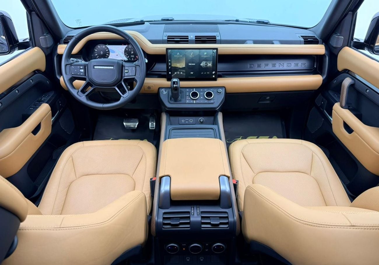 Land Rover Defender 2024 Land Rover Defender 110 HSE P400, 2029 LR Warranty + Service Pack, Low Km, Fully Loaded, GCC
