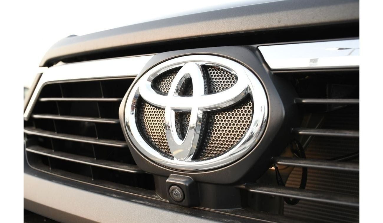 Toyota Hilux 4.0L Adventure V6 (Ready Stock )