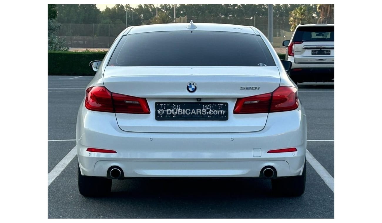 بي أم دبليو 520i اكزكيتيف