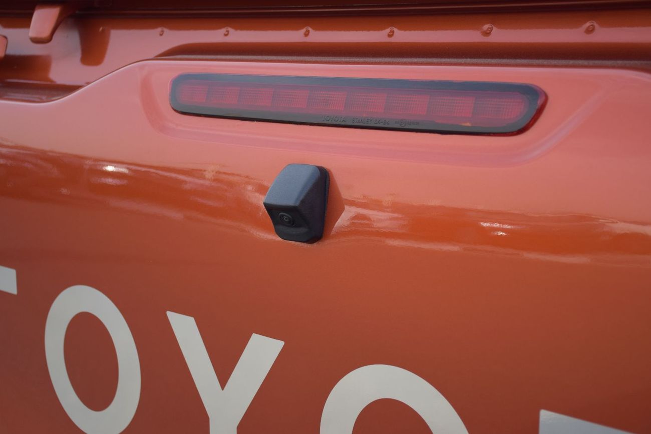 Toyota Hilux S GLX 2.8L AWD A/T Diesel (Right Hand Drive)