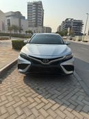 Toyota Camry SE 2.5L (204 HP)