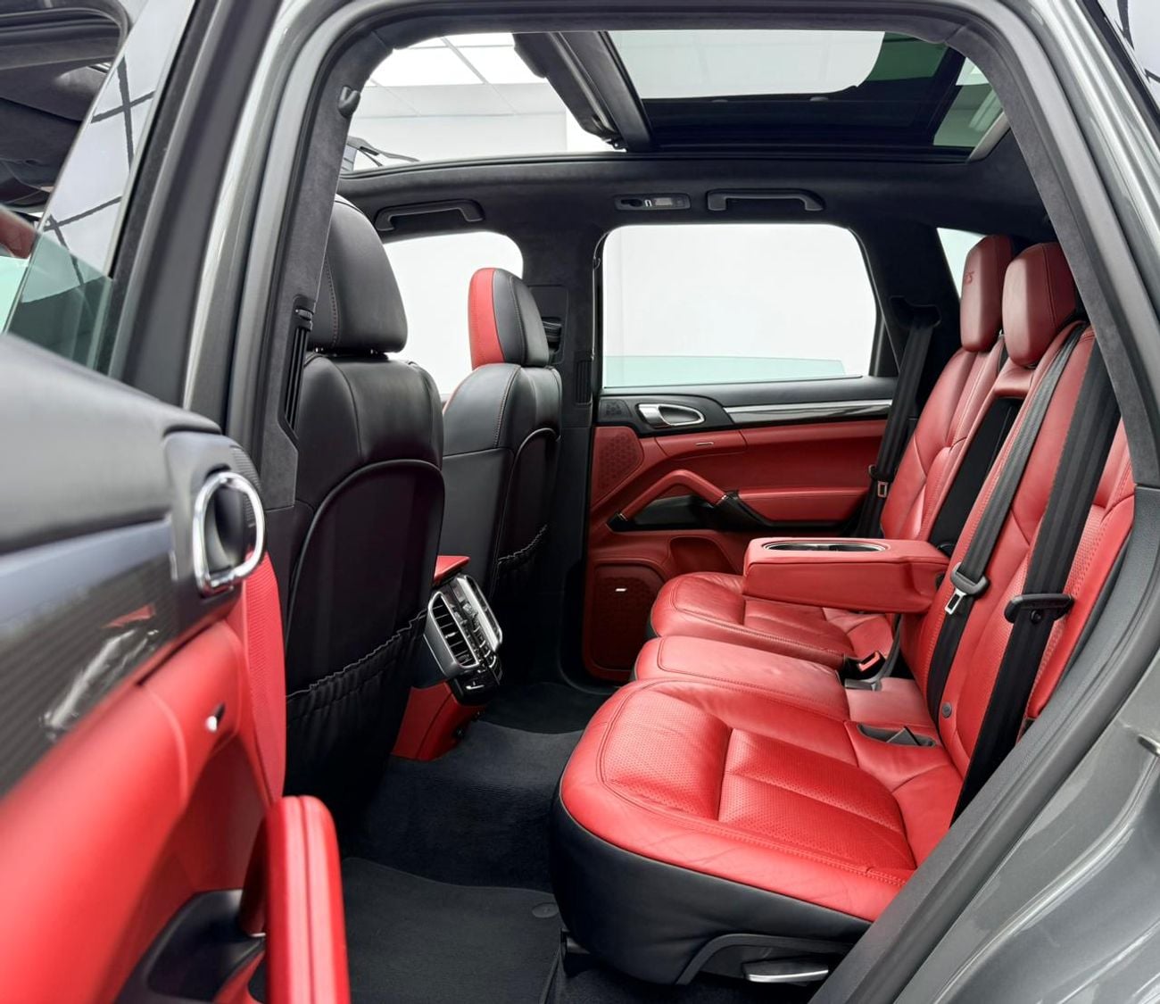 Porsche Cayenne 2016 Porsche Cayenne GTS, Full Option, Low KM, Excellent Condition, GCC