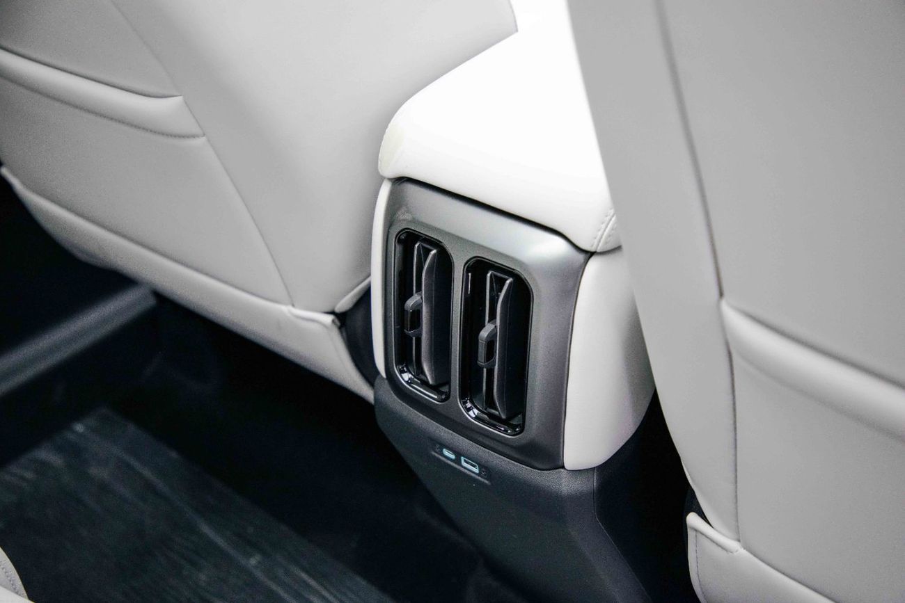 BYD Leopard Titanium 3 ID Ultra - Black Inside Grey | Export Only