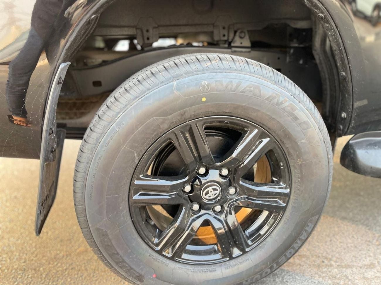 تويوتا هيلوكس Toyota hilux LHD black color petrol engine